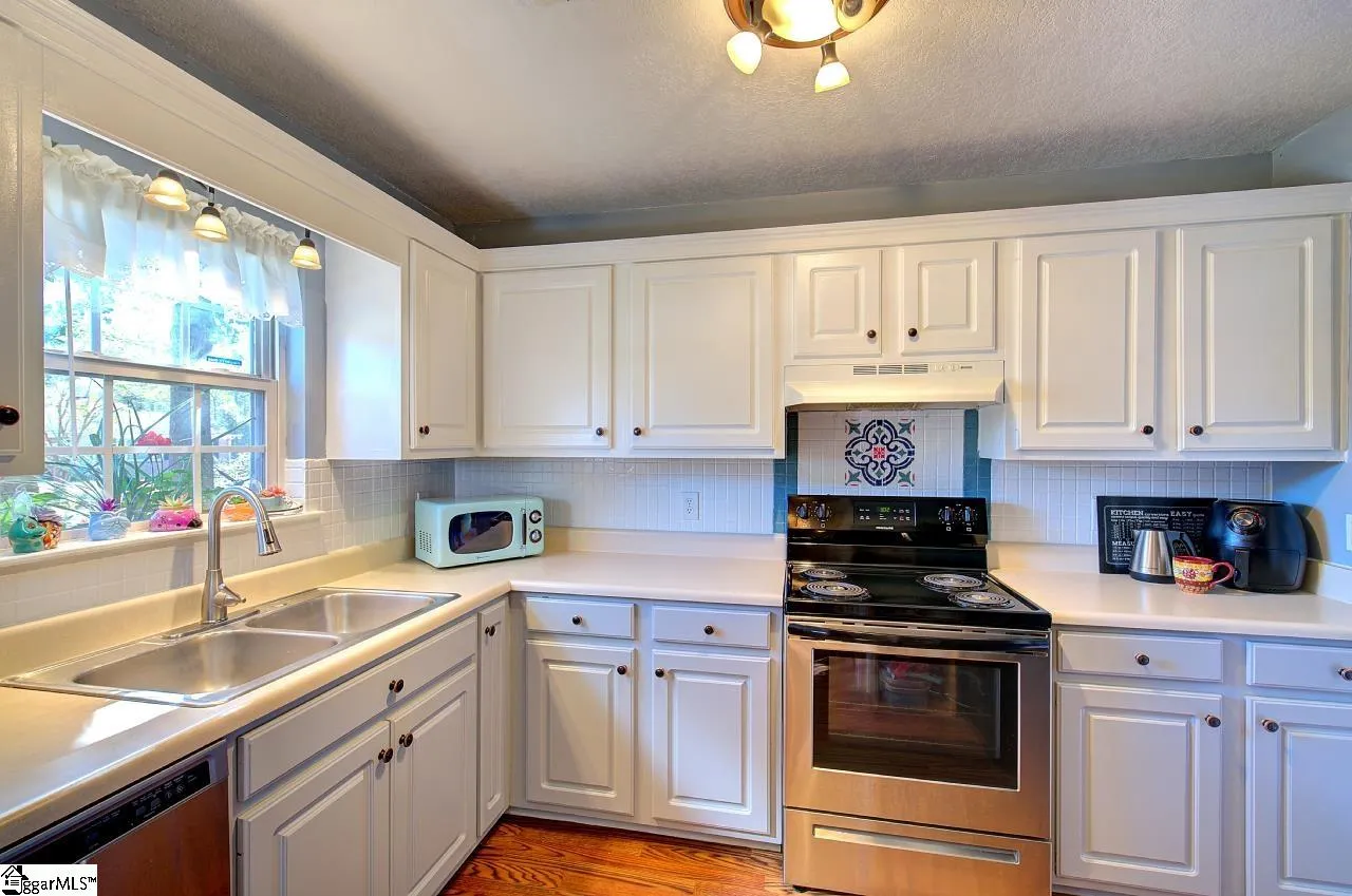 Property image 3 at 319 Farnsworth Road, Spartanburg, SC 29301