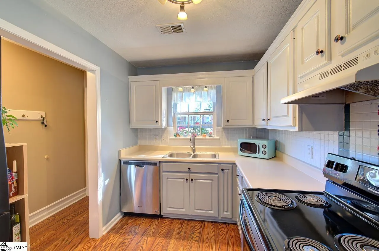 Property image 4 at 319 Farnsworth Road, Spartanburg, SC 29301
