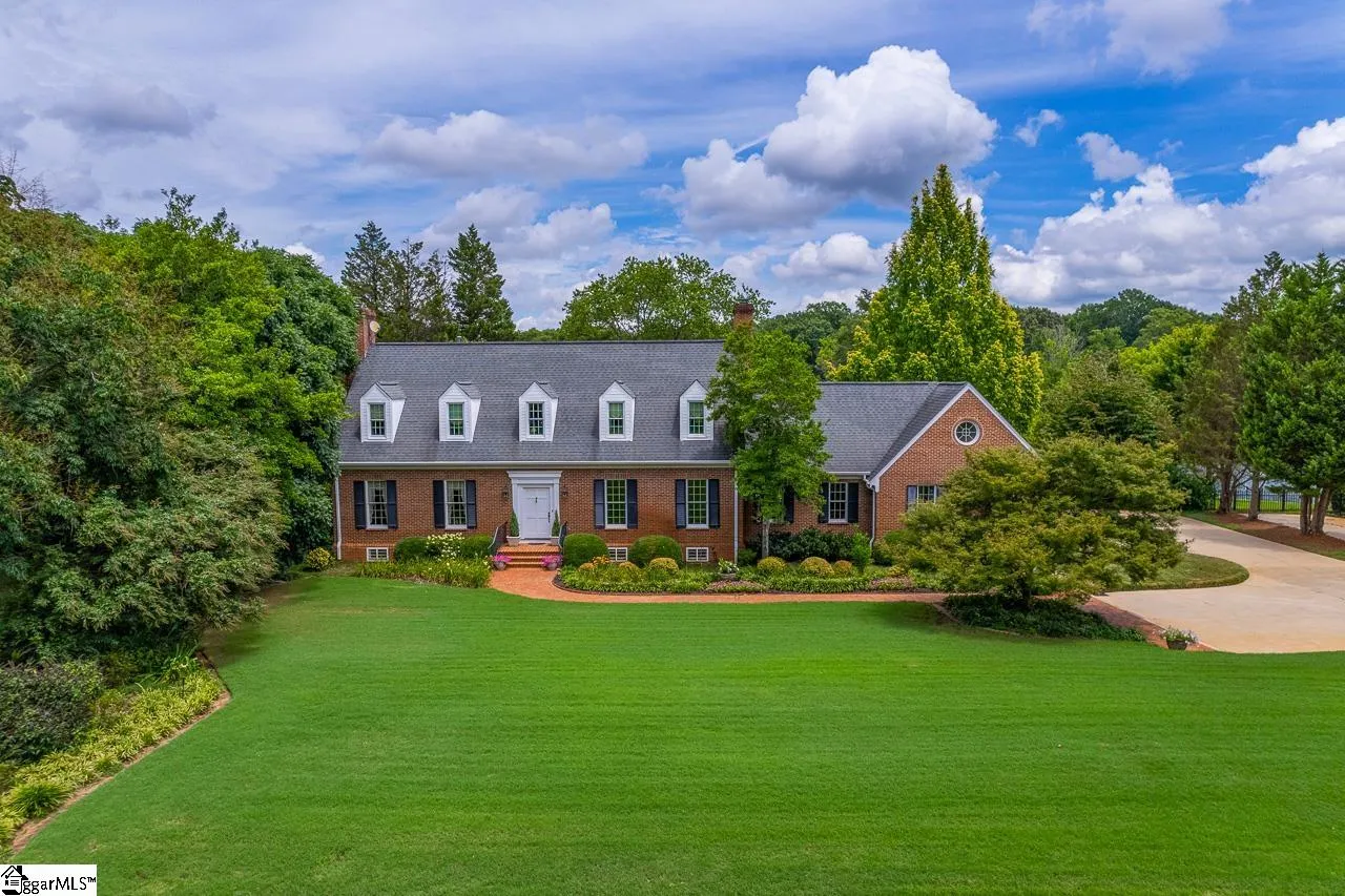 218 W Killarney Lake