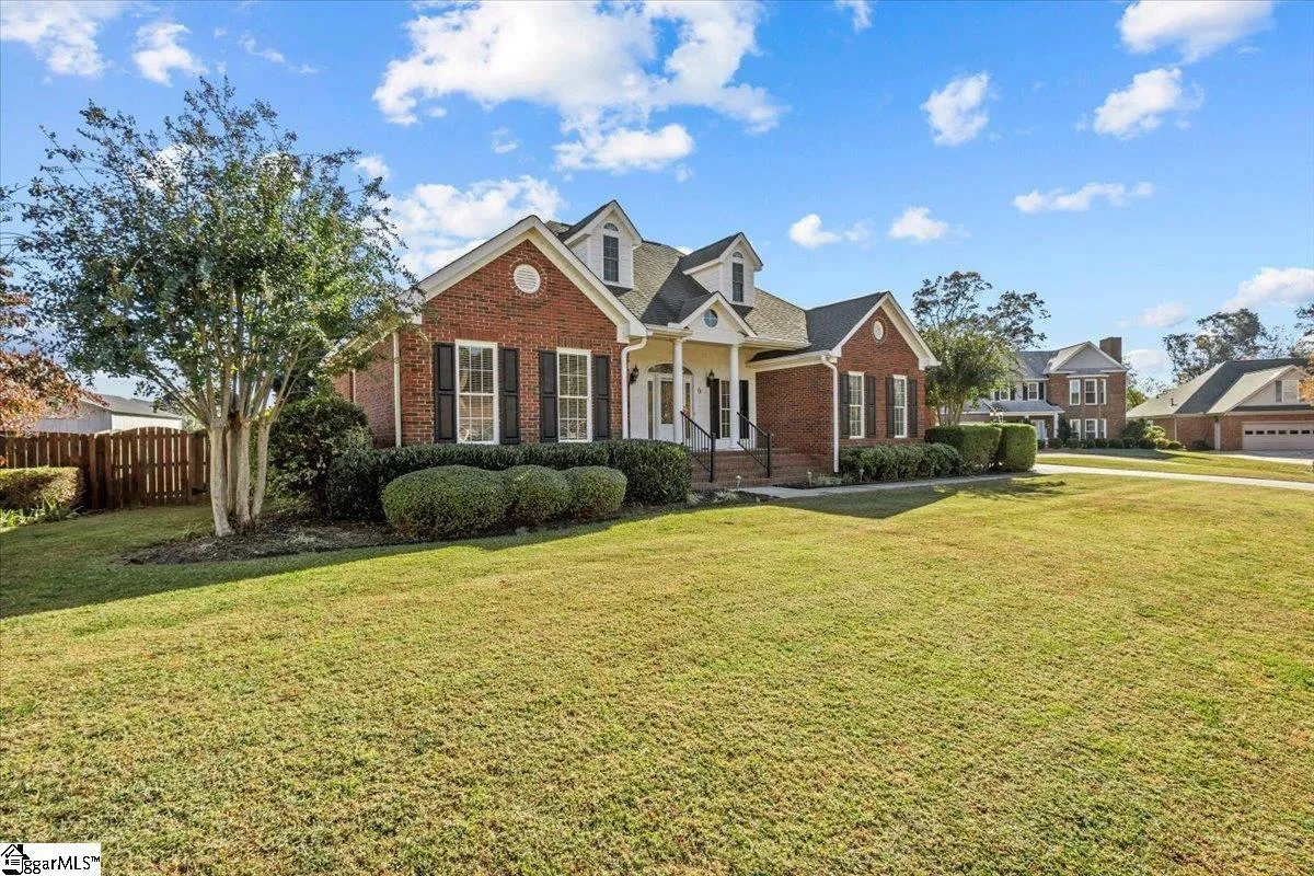 Property image 2 at 9 Darby Hill Lane, Taylors, SC 29687