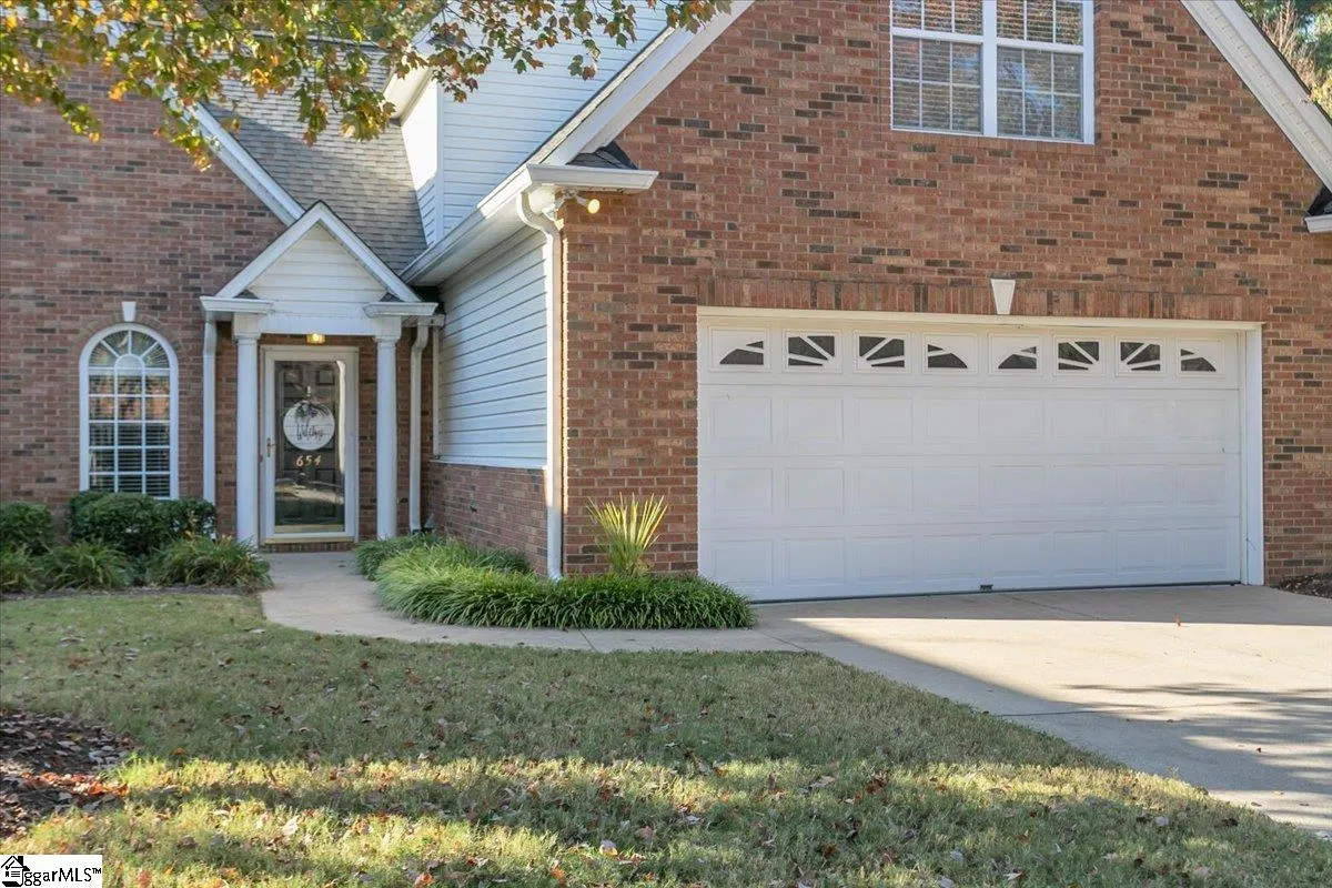 Property image 2 at 654 Ivybrooke Avenue, Greenville, SC 29615