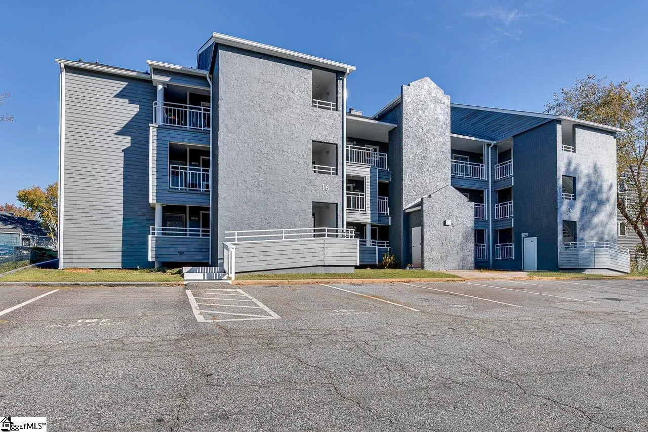 1606 Northlake Drive