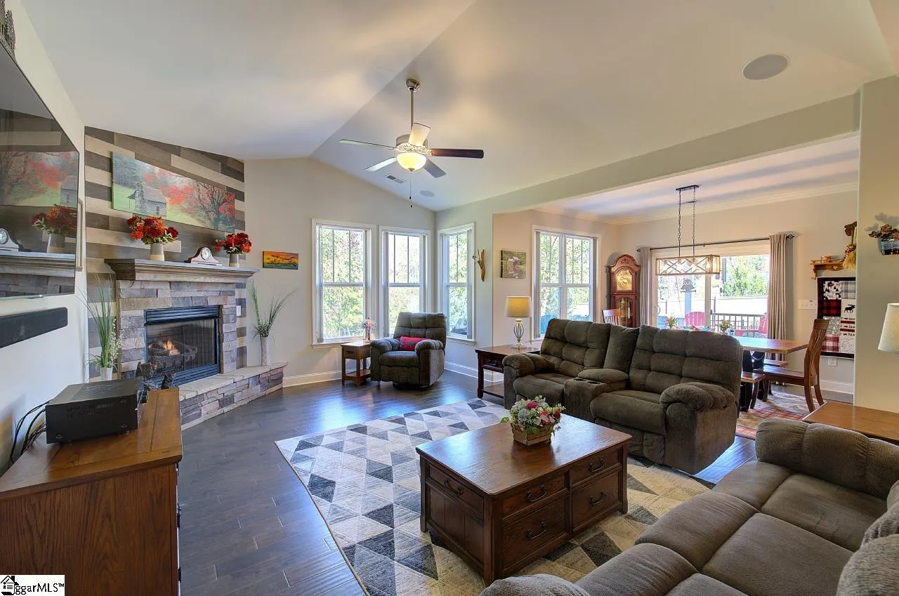 Property image 4 at 300 Grayson Drive, Travelers Rest, SC 29690