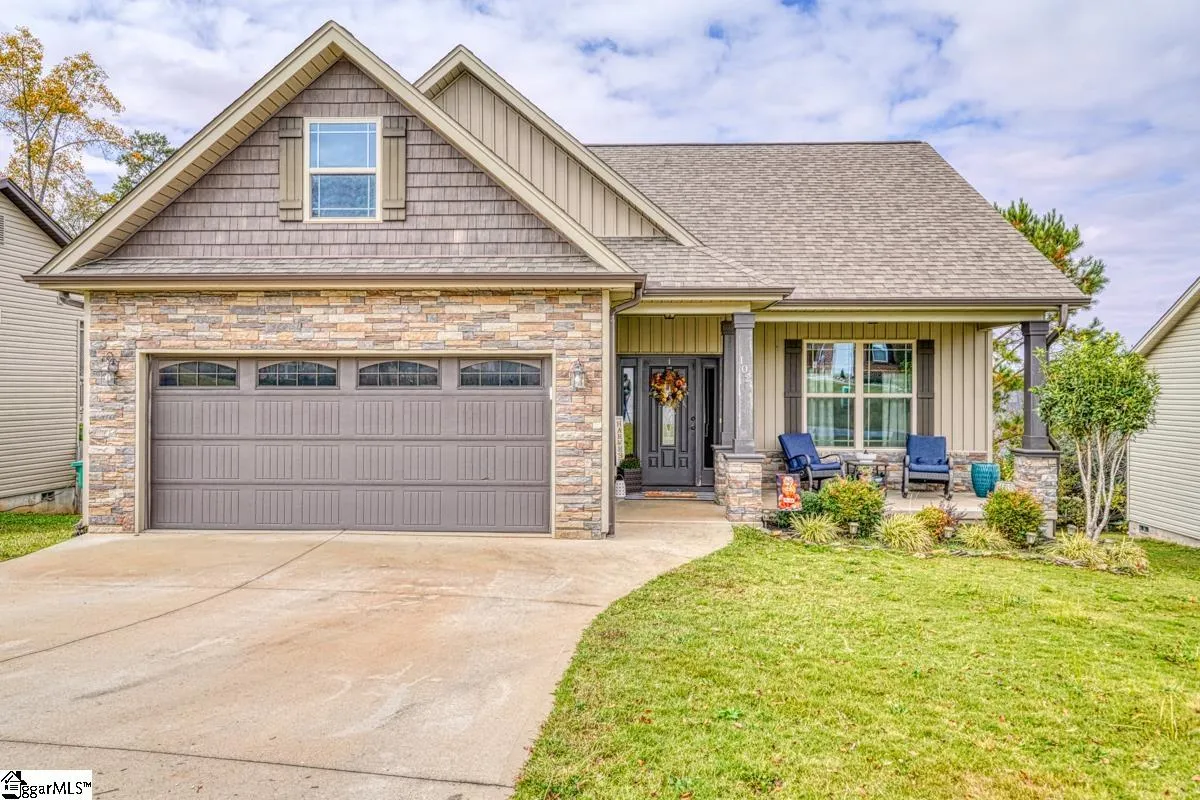 102 S Hamlet Court