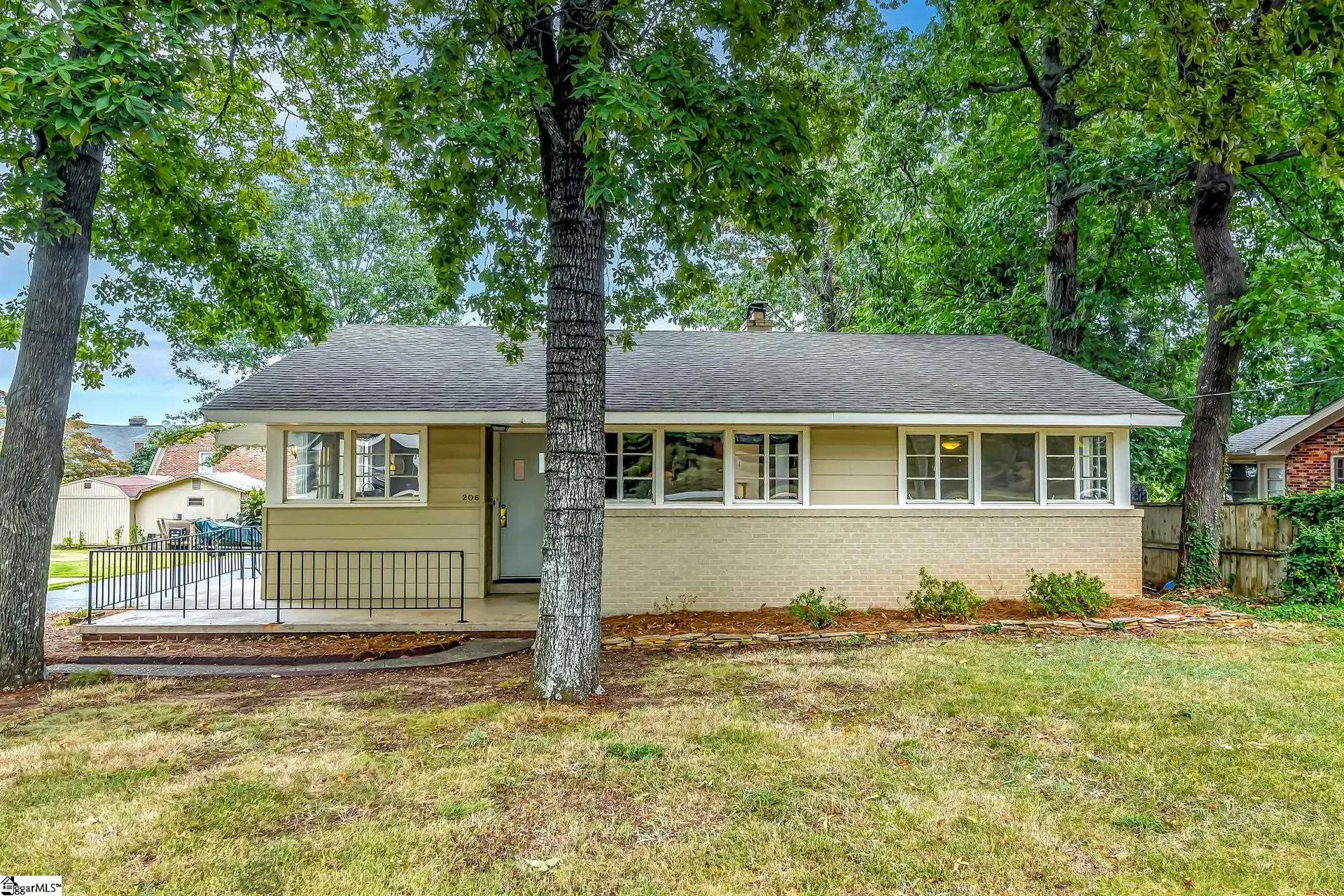 206 Laurel Road