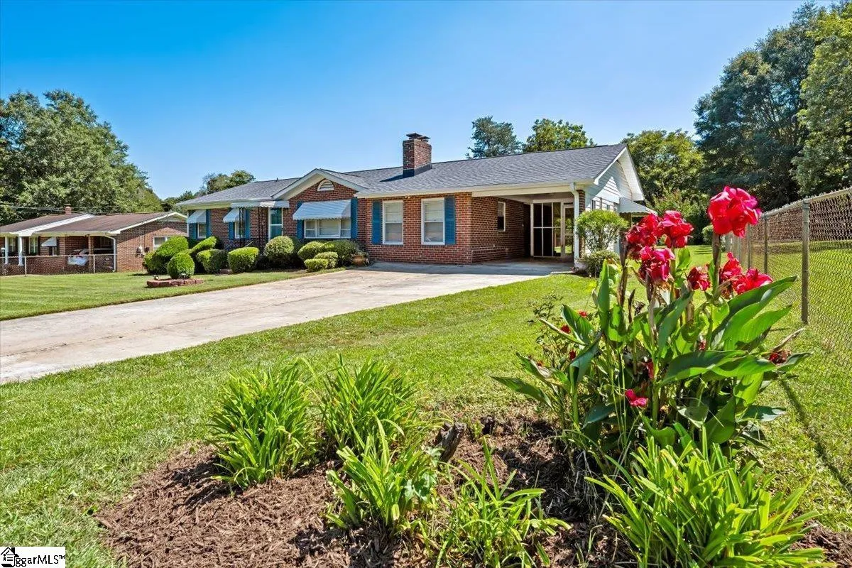 Property image 2 at 105 Baker Court, Easley, SC 29640