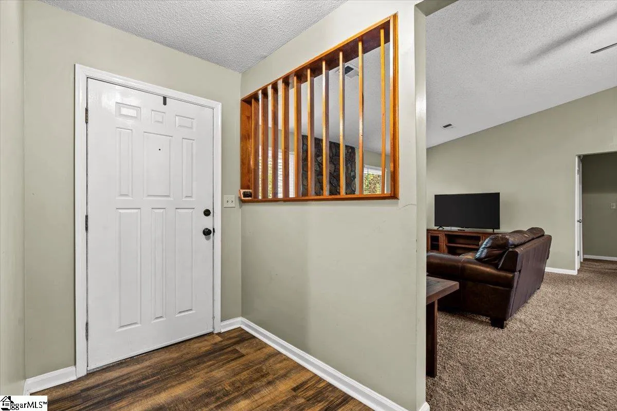 Property image 4 at 107 Amberwood Lane, Mauldin, SC 29662-2801