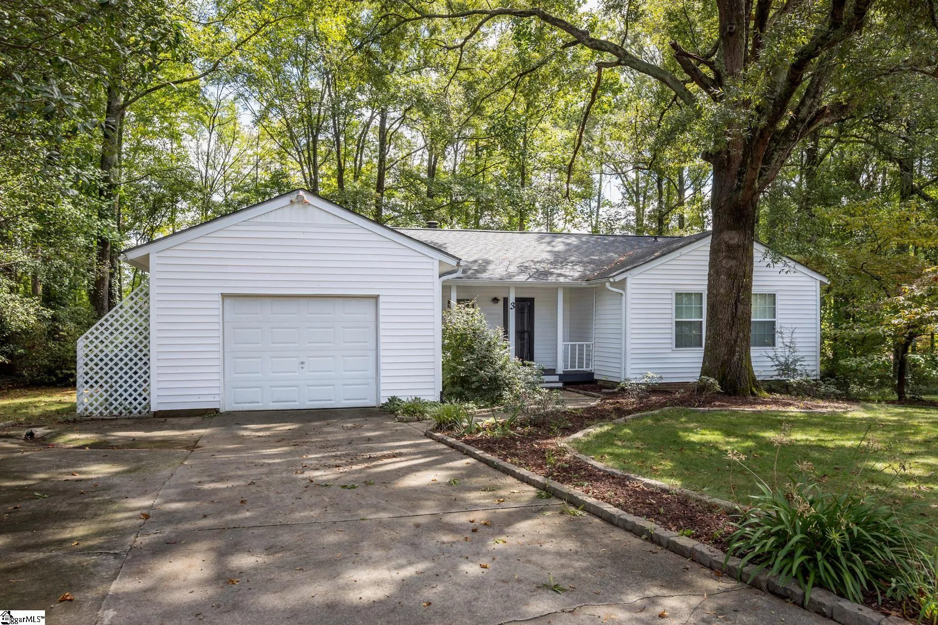 Property image 4 at 3 Oak Glen Court, Greenville, SC 29607