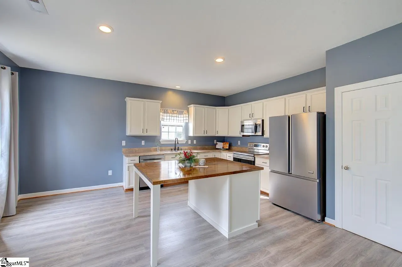 Property image 2 at 225 Worcester Lane, Easley, SC 29642