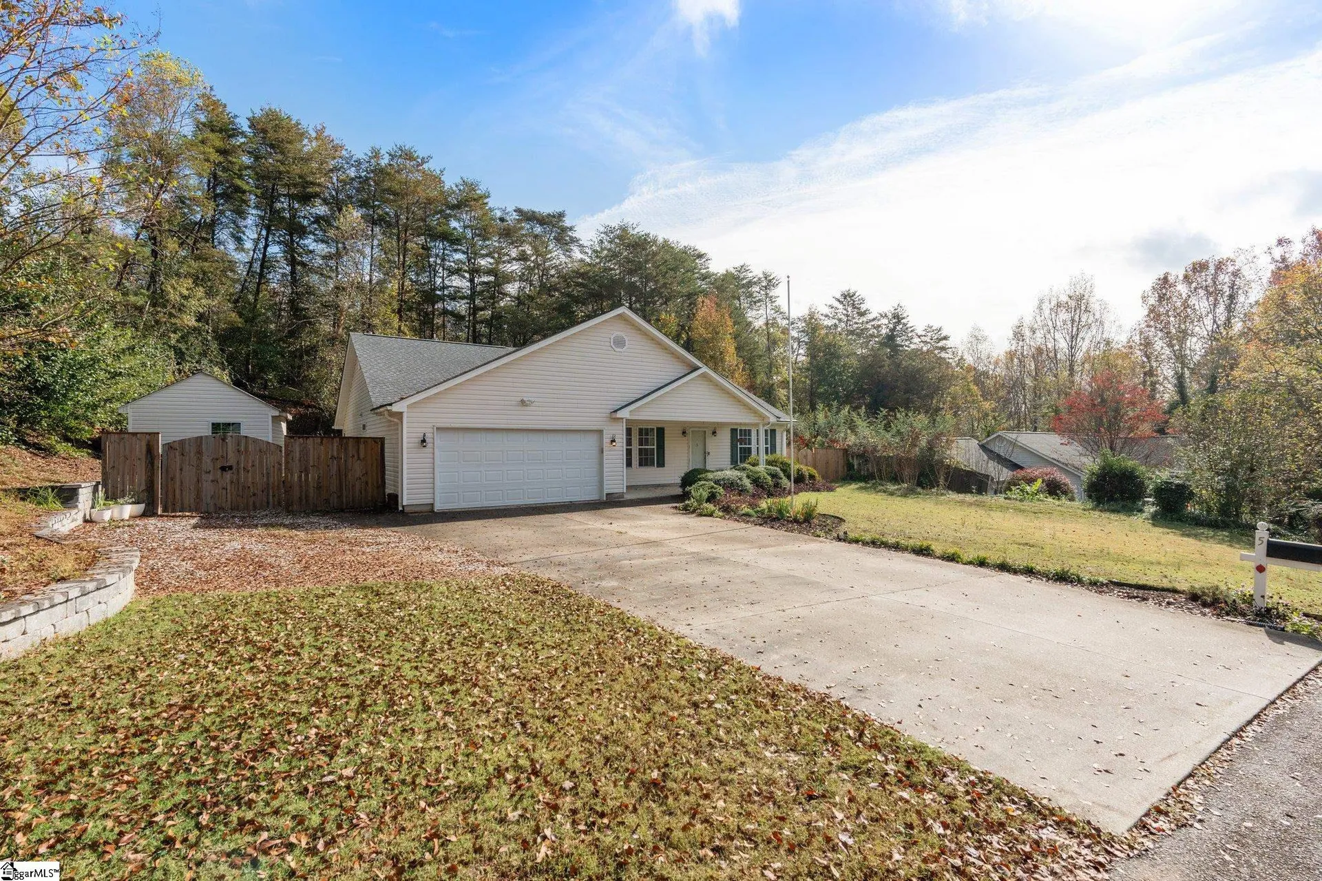 Property image 2 at 5 Burlwood Court, Taylors, SC 29687