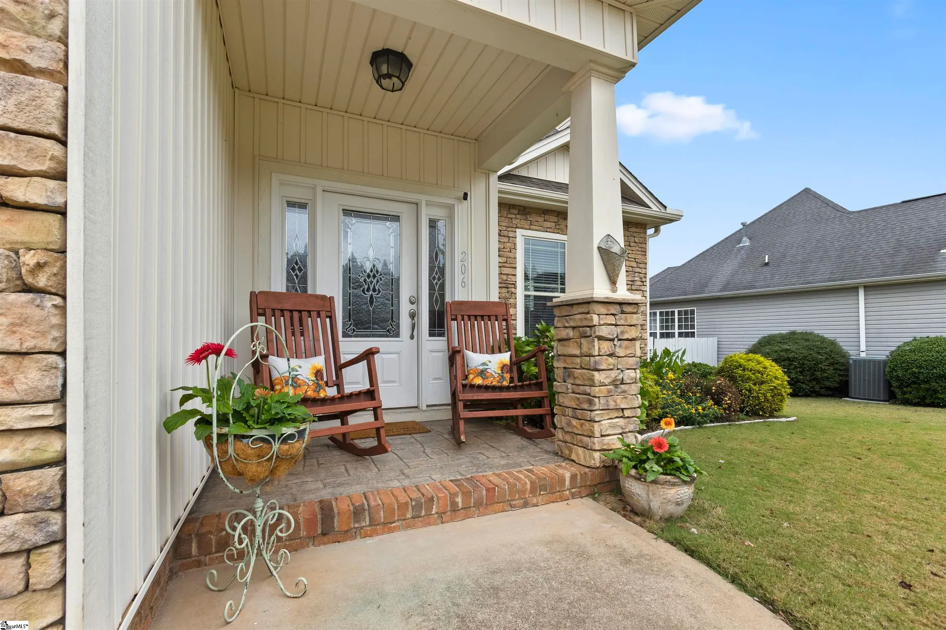 Property image 3 at 206 Downs Road, Greenville, SC 29617-1239