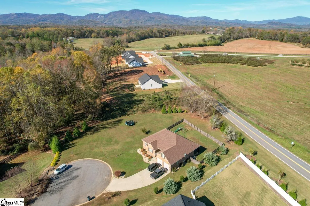 Property image 3 at 128 Wild Heather Drive, Campobello, SC 29322