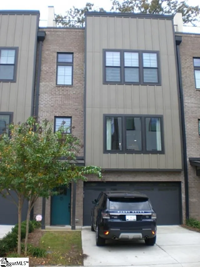 Property image 3 at 121 W Stone Avenue, Greenville, SC 29609