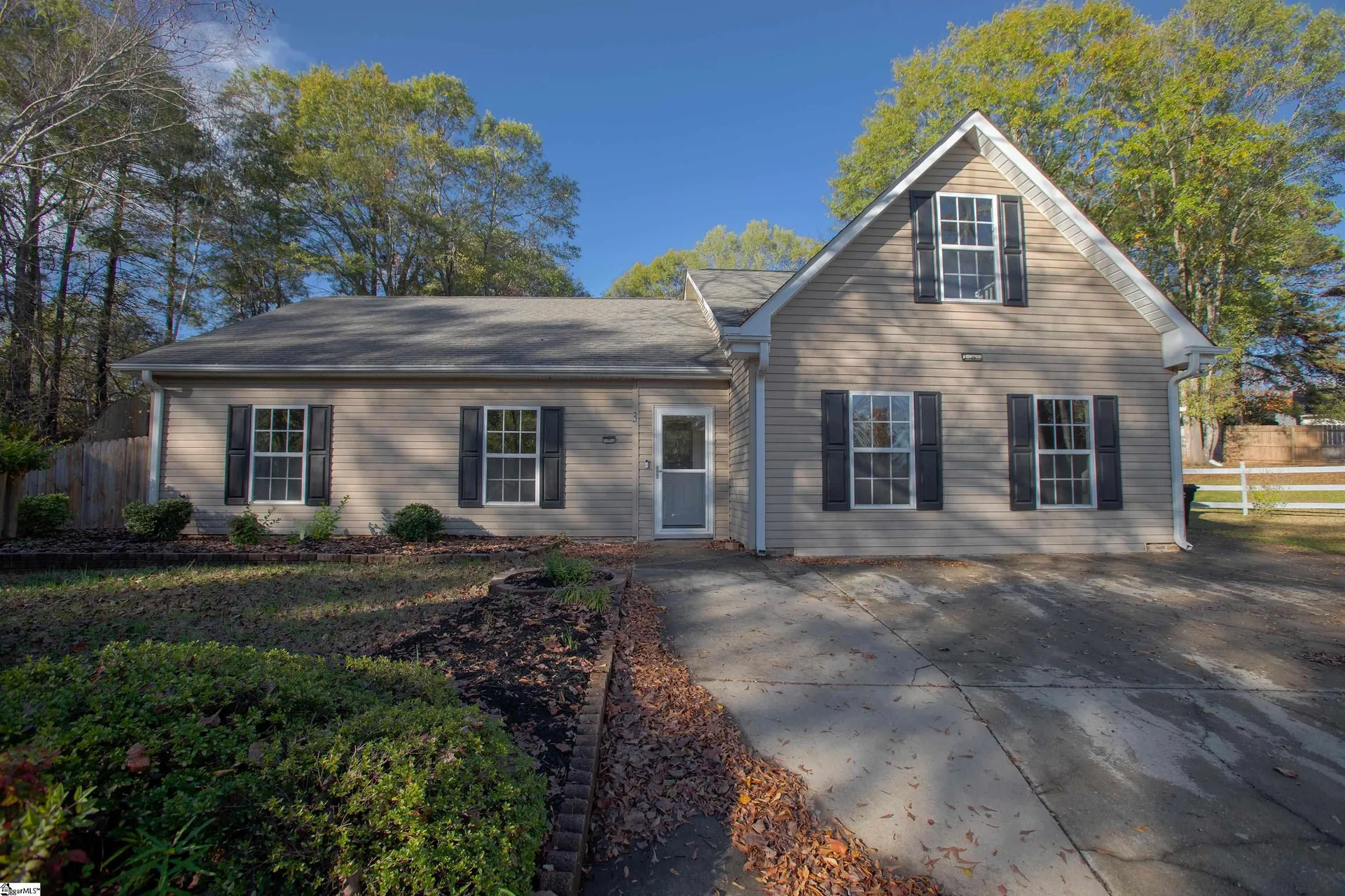 3 Roundleaf Court