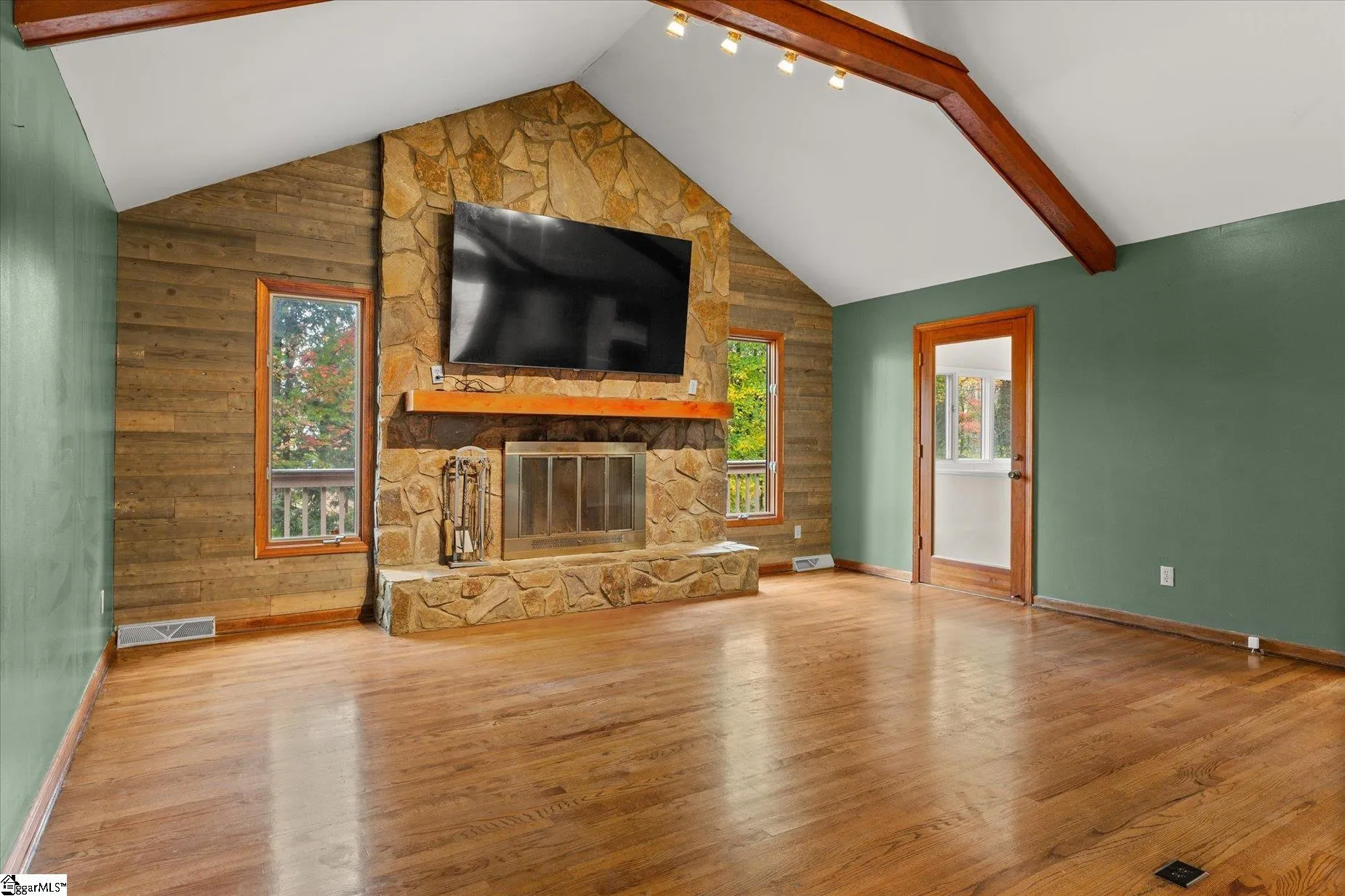 Property image 5 at 14 Tamarack Trail, Greenville, SC 29609