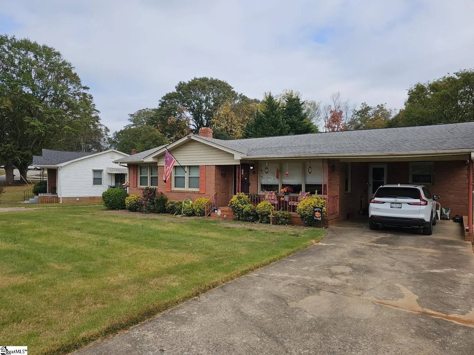 Property image 2 at 10 Templewood Drive, Greenville, SC 29611