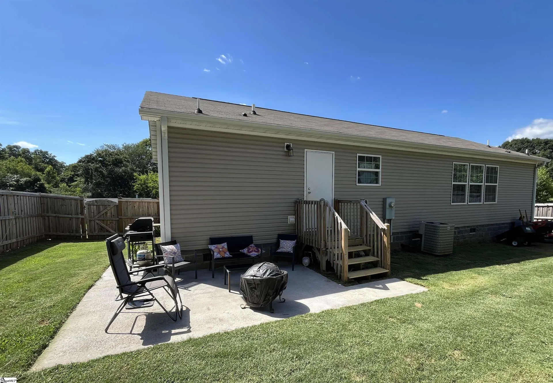 Property image 2 at 302 Sagewood Court, Fountain Inn, SC 29644