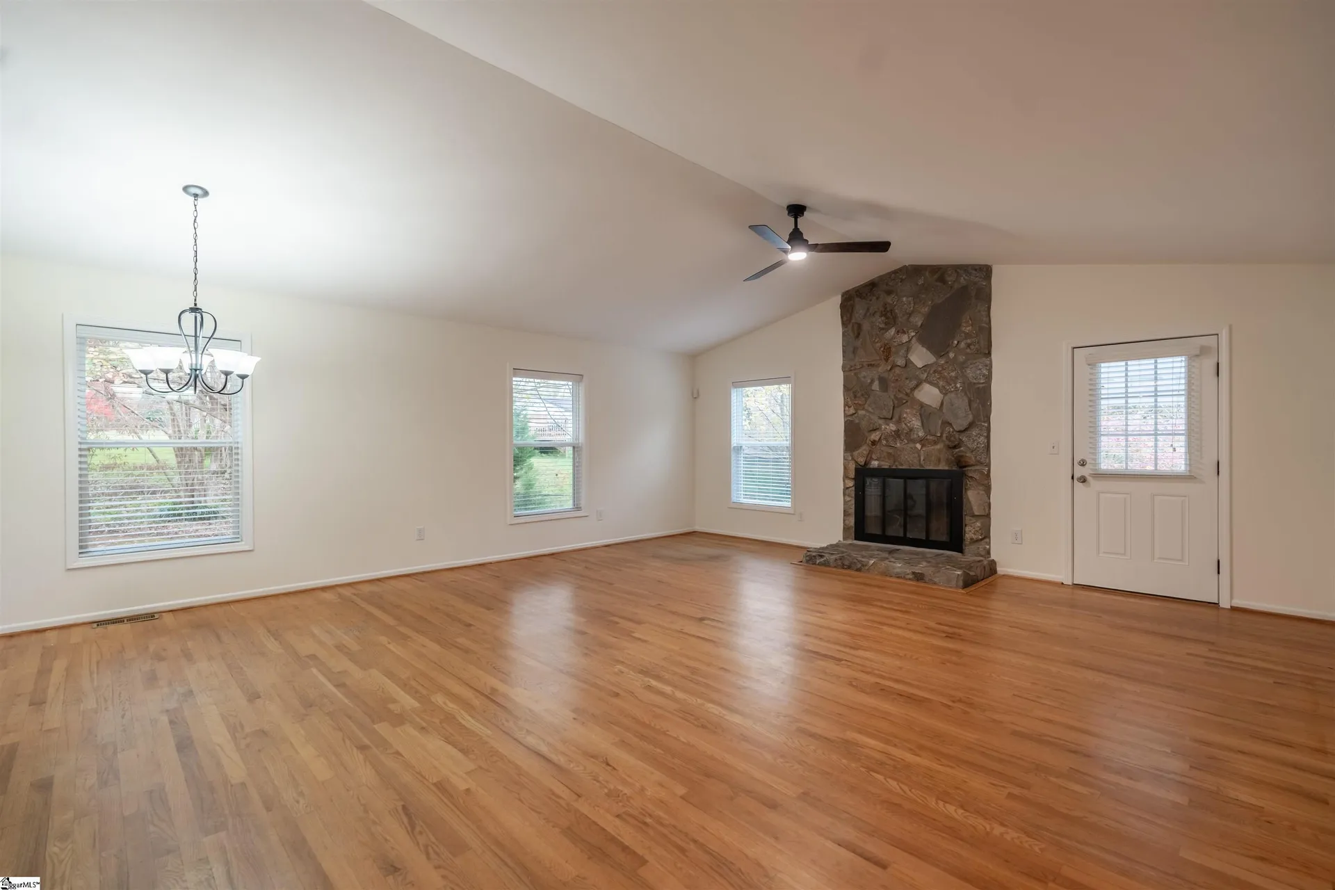 Property image 4 at 100 Hunters Trail, Greenville, SC 29615