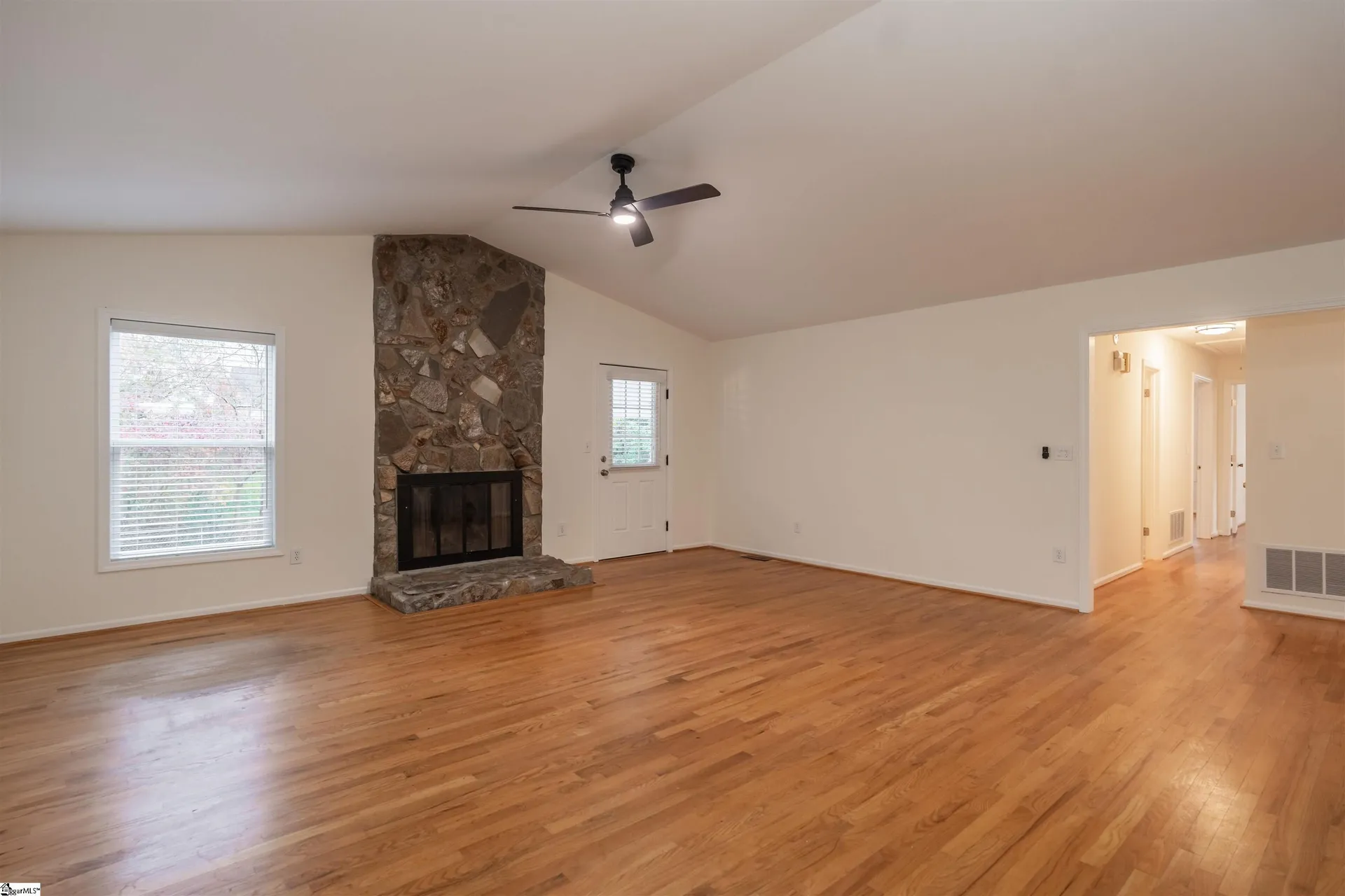 Property image 5 at 100 Hunters Trail, Greenville, SC 29615