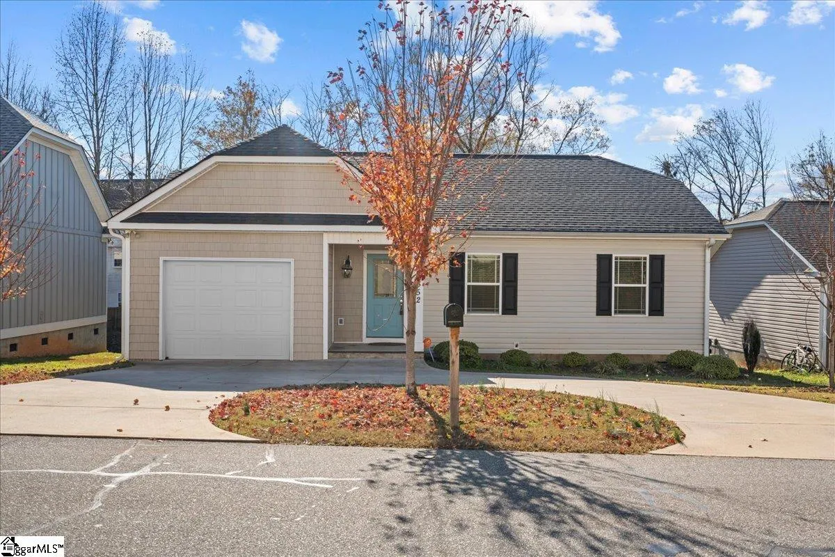 Property image 2 at 1352 Shoresbrook Road, Spartanburg, SC 29301