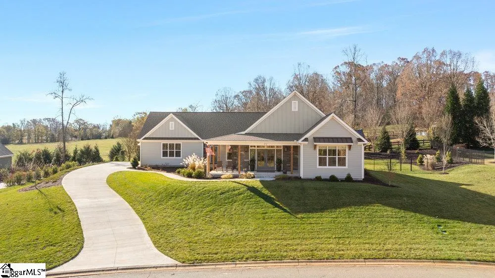 212 Lord Byron Lane