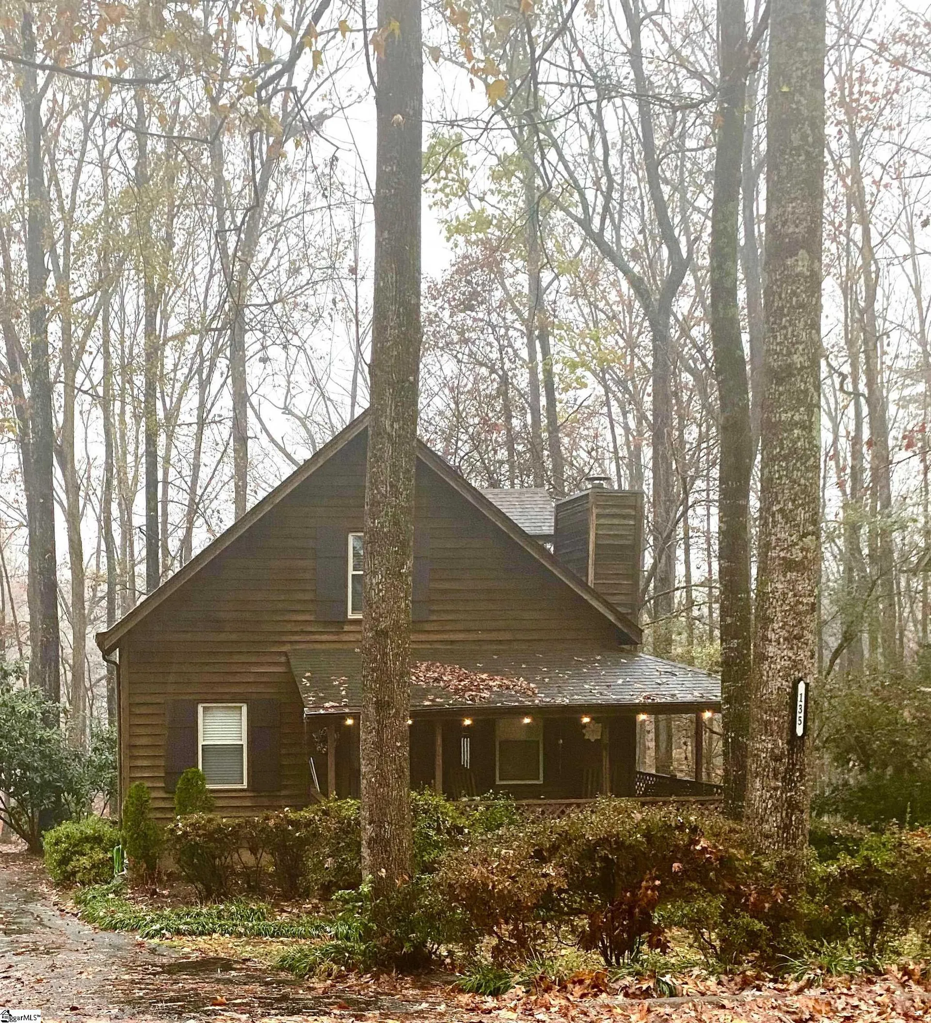 135 Lakeshore Drive