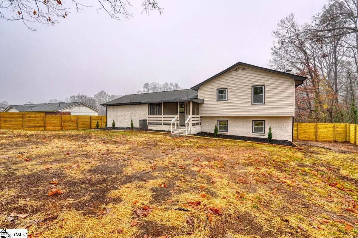 Property image 4 at 112 Longmeadow Road, Taylors, SC 29687