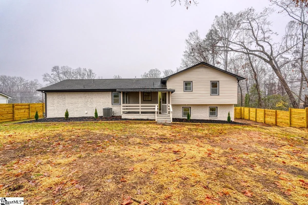 Property image 5 at 112 Longmeadow Road, Taylors, SC 29687