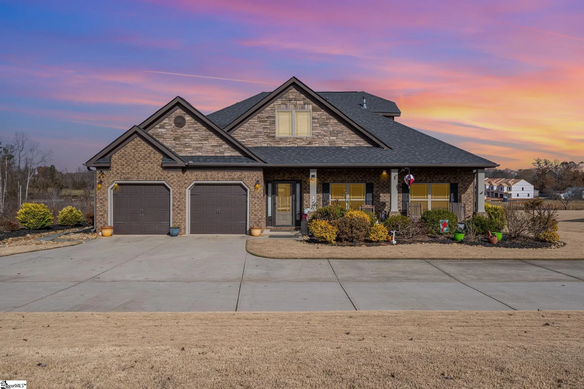 124 W Longfield Lane