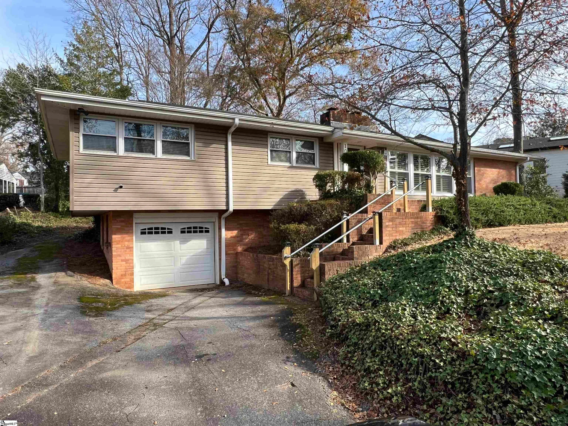 Property image 2 at 1008 Summit Drive, Greenville, SC 29609