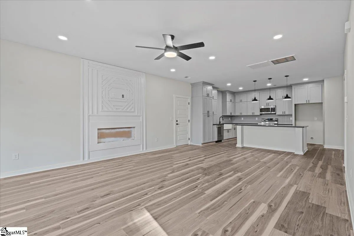 Property image 5 at 105 Tanglewood Drive, Greenville, SC 29611