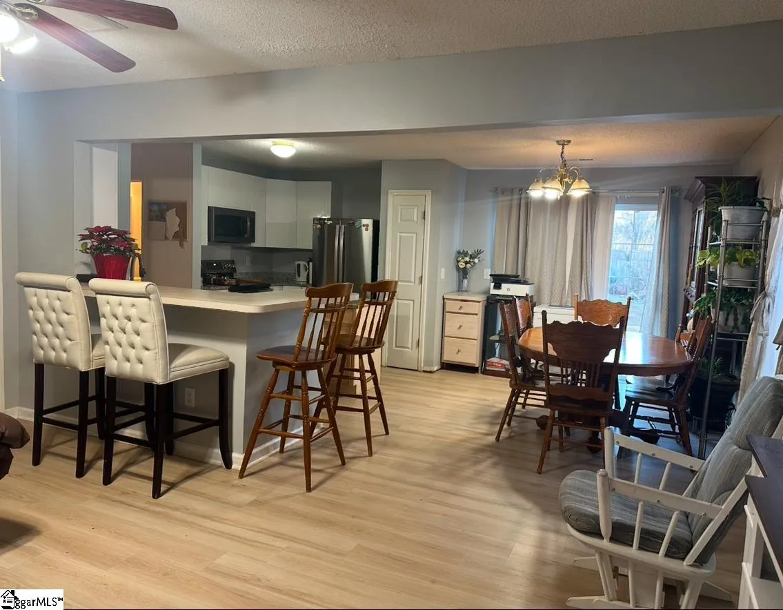 Property image 3 at 8 Diamond Hill Court, Greer, SC 29651