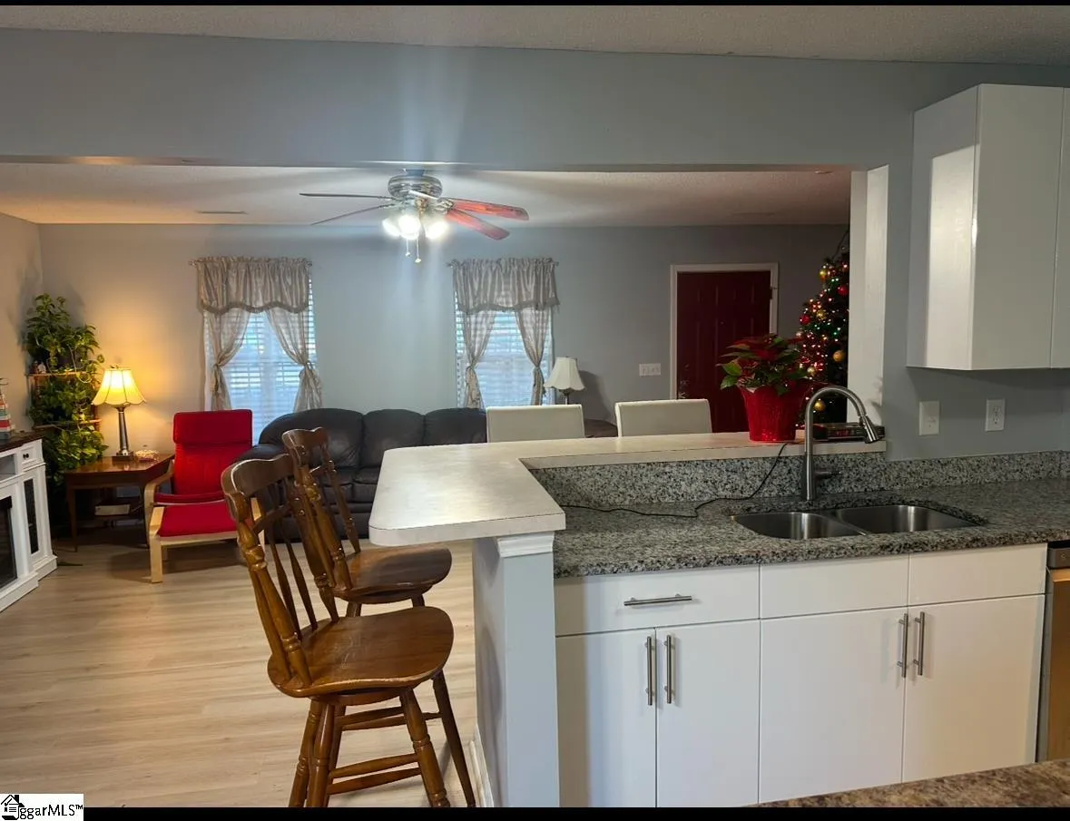 Property image 5 at 8 Diamond Hill Court, Greer, SC 29651