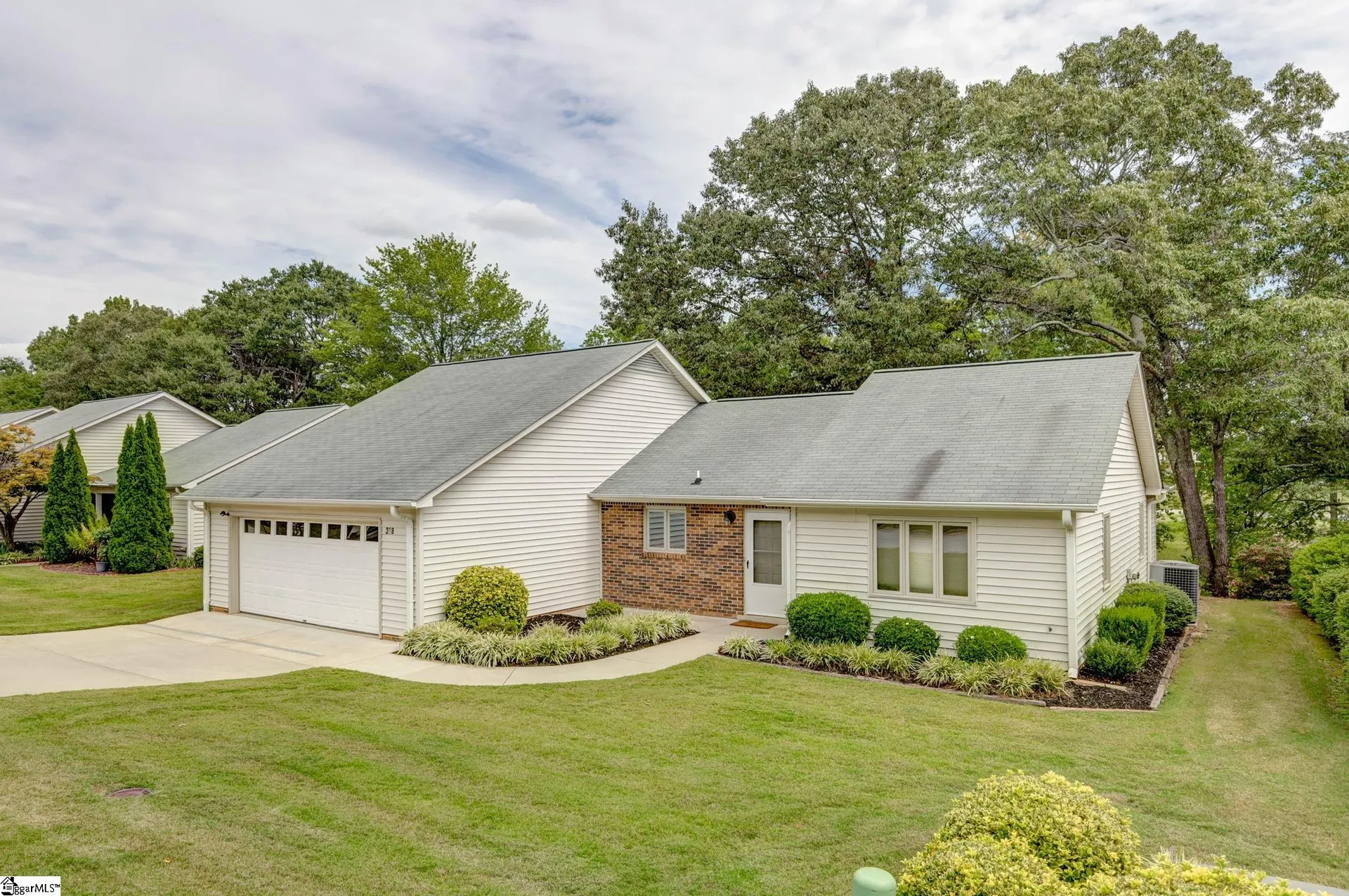 Rolling Green Village, Greenville Community