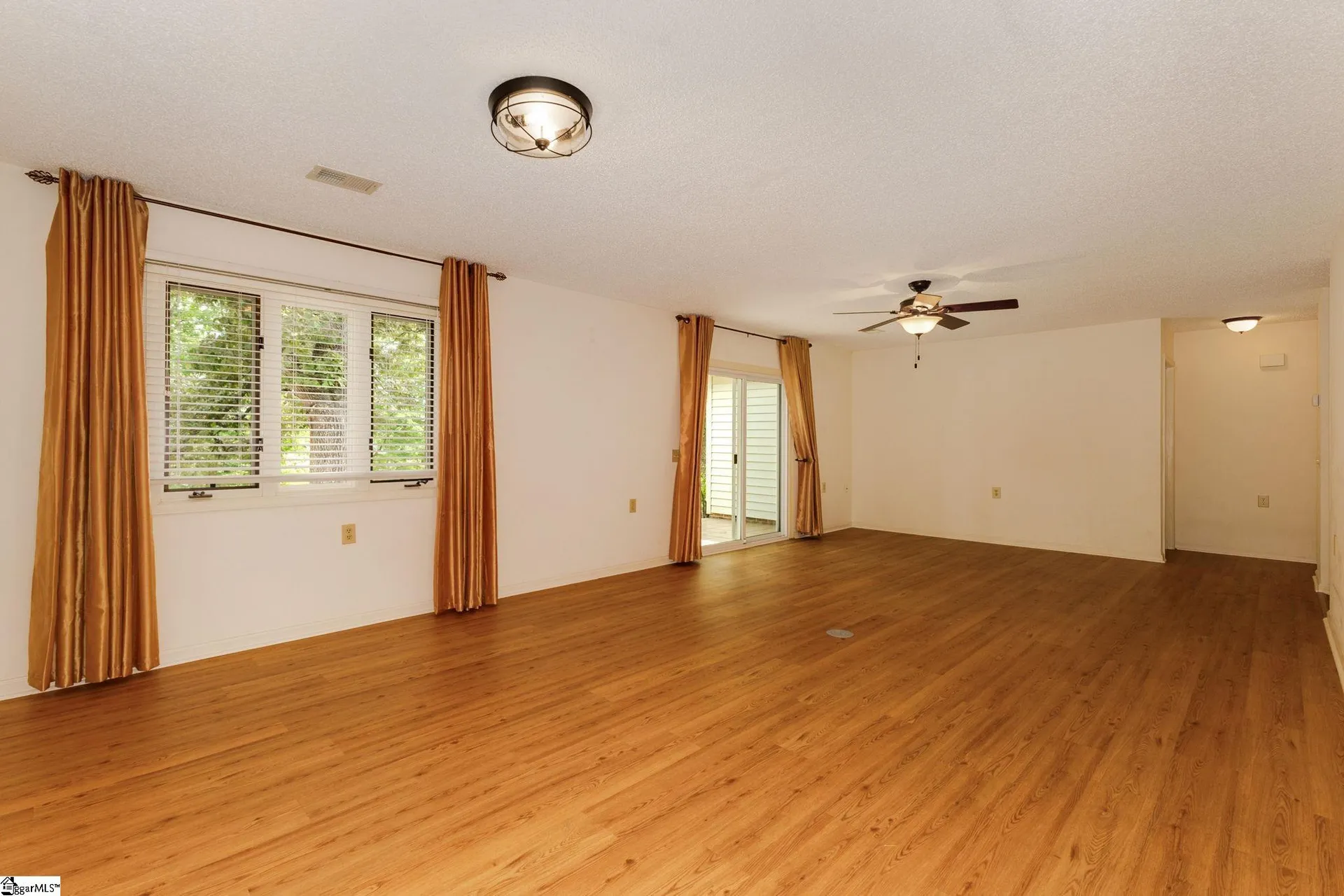 Property image 3 at 208 Creek Forest Drive, Greenville, SC 29615-5302