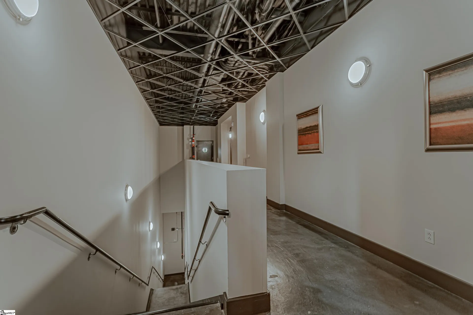 Property image 3 at 500 E Mcbee Street, Greenville, SC 29601