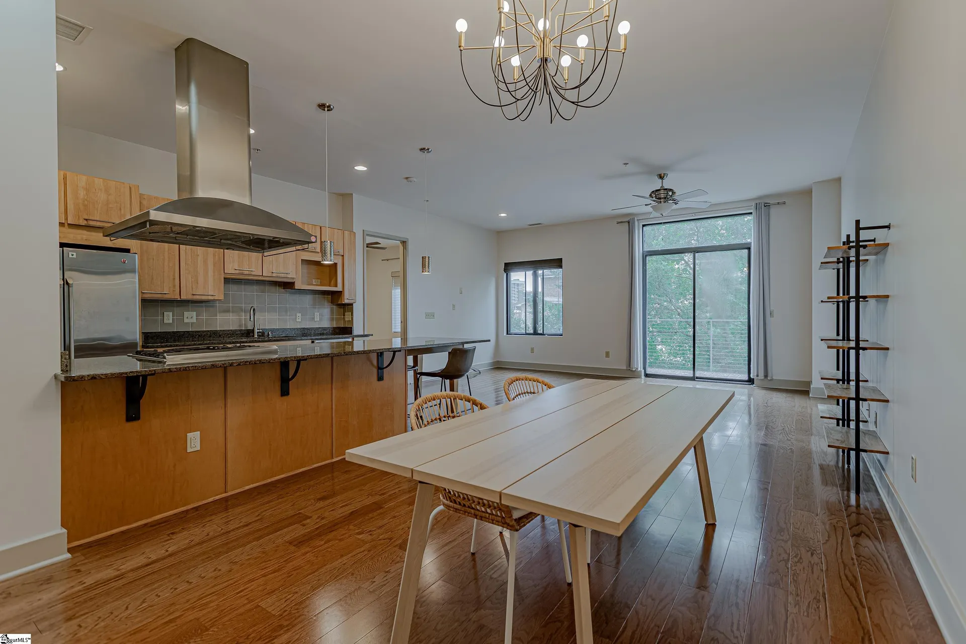 Property image 5 at 500 E Mcbee Street, Greenville, SC 29601