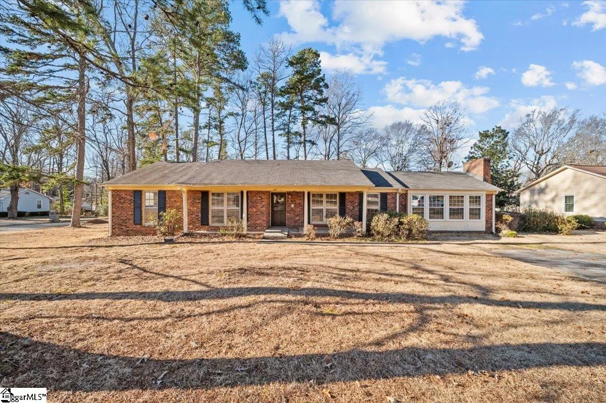 101 Woodgreen Drive