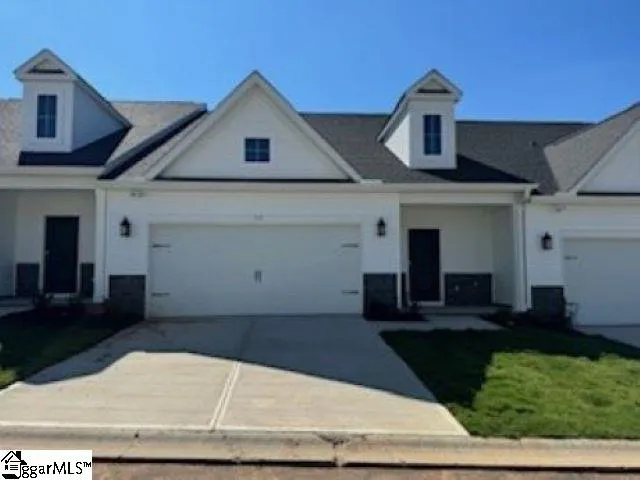 Property image 1 at 628 Isleworth Lane, Greenville, SC 29611