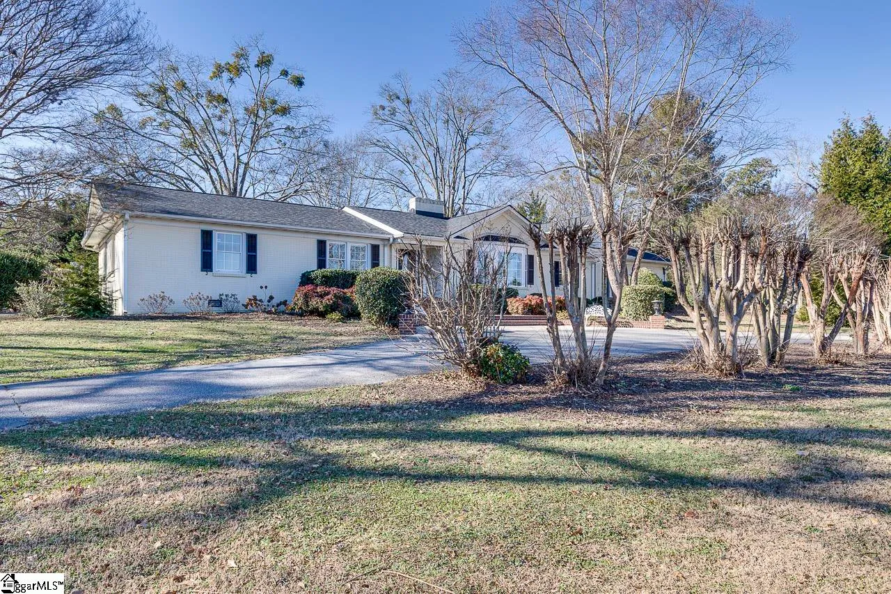 Property image 4 at 11 Briarwood Boulevard, Greenville, SC 29615