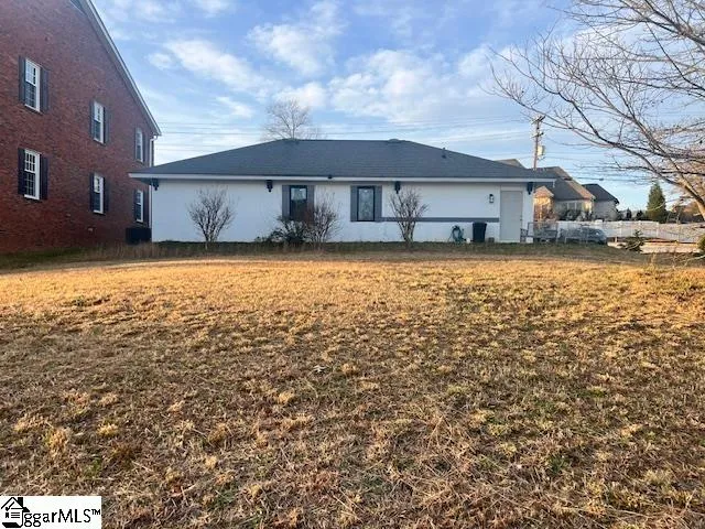 Property image 2 at 54 Pointe Circle, Greenville, SC 29615