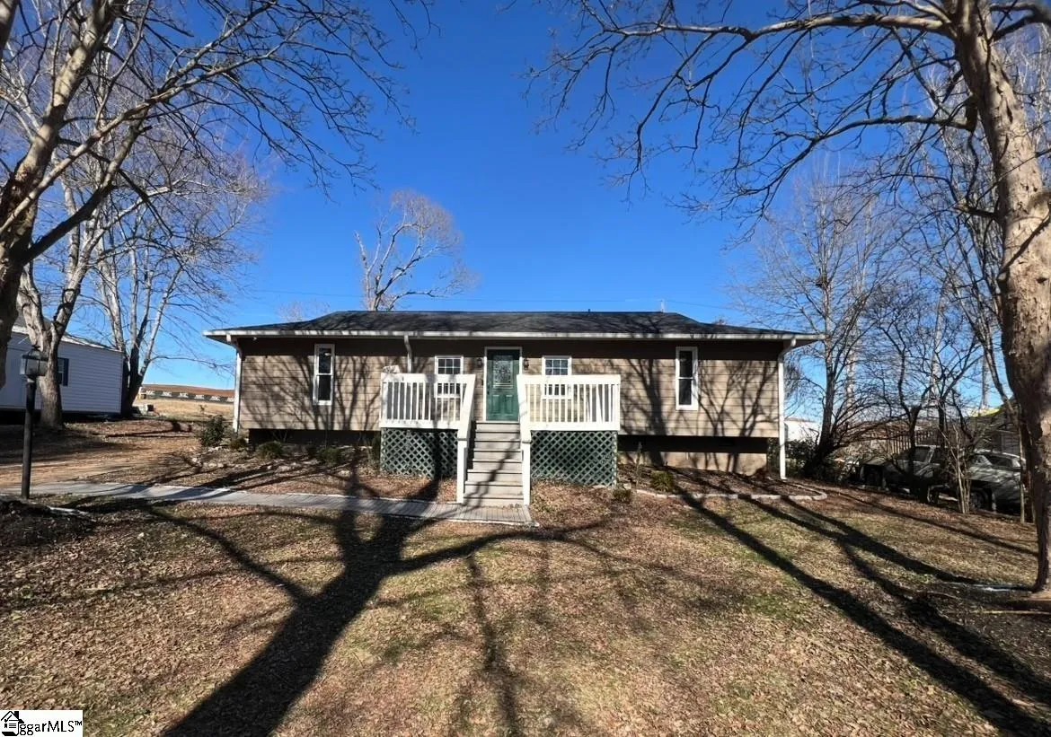 Property image 3 at 109 Shallowford Road, Easley, SC 29640