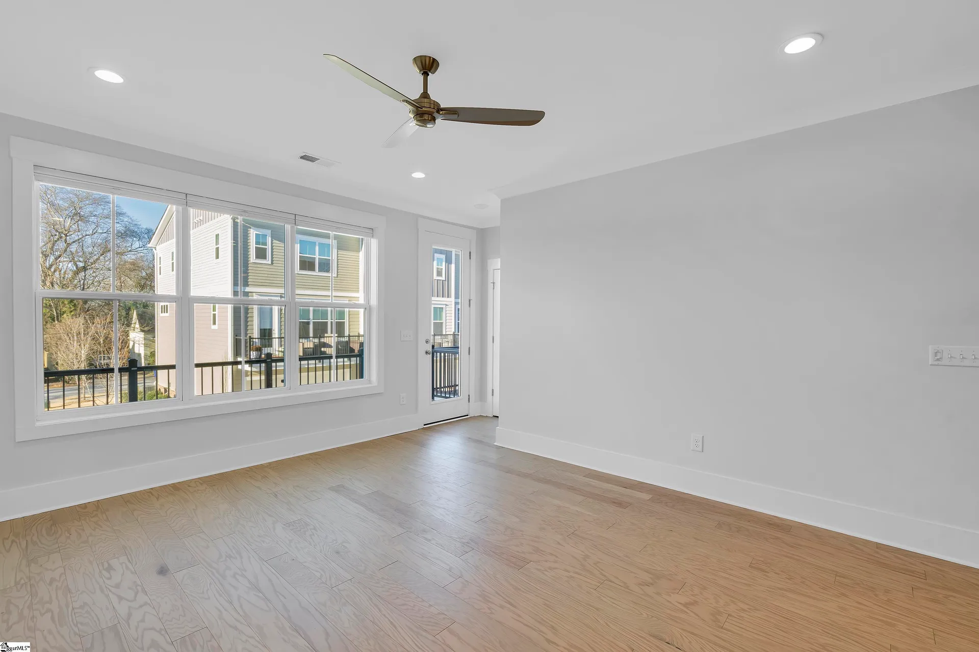 Property image 4 at 305 Pete Hollis Boulevard, Greenville, SC 29601
