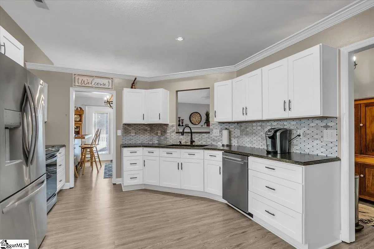 Property image 2 at 17 Crossvine Way, Simpsonville, SC 29680