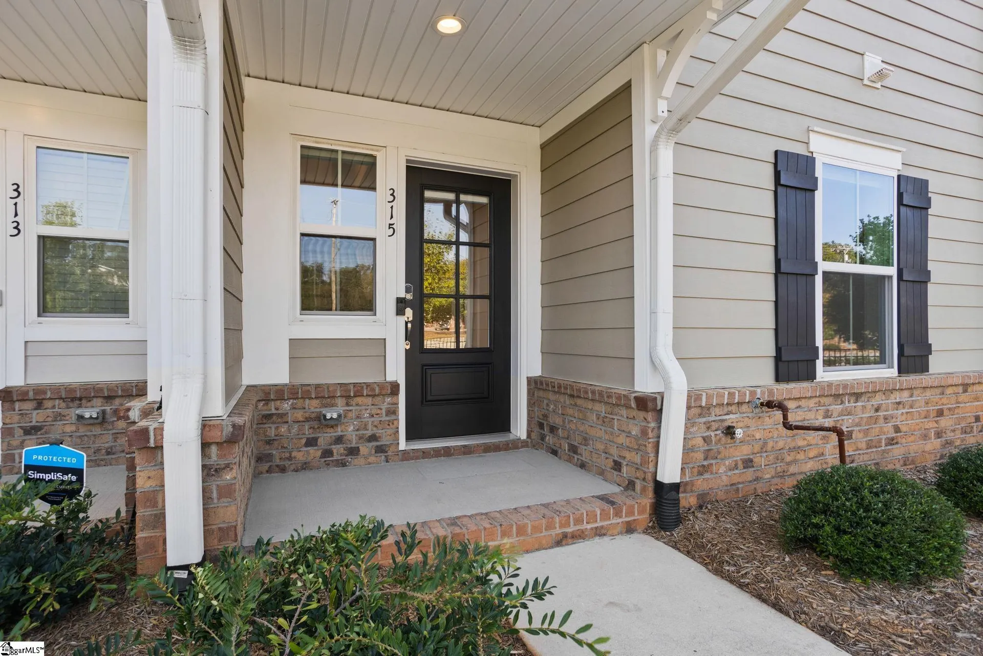 Property image 2 at 315 Pete Hollis Boulevard, Greenville, SC 29601