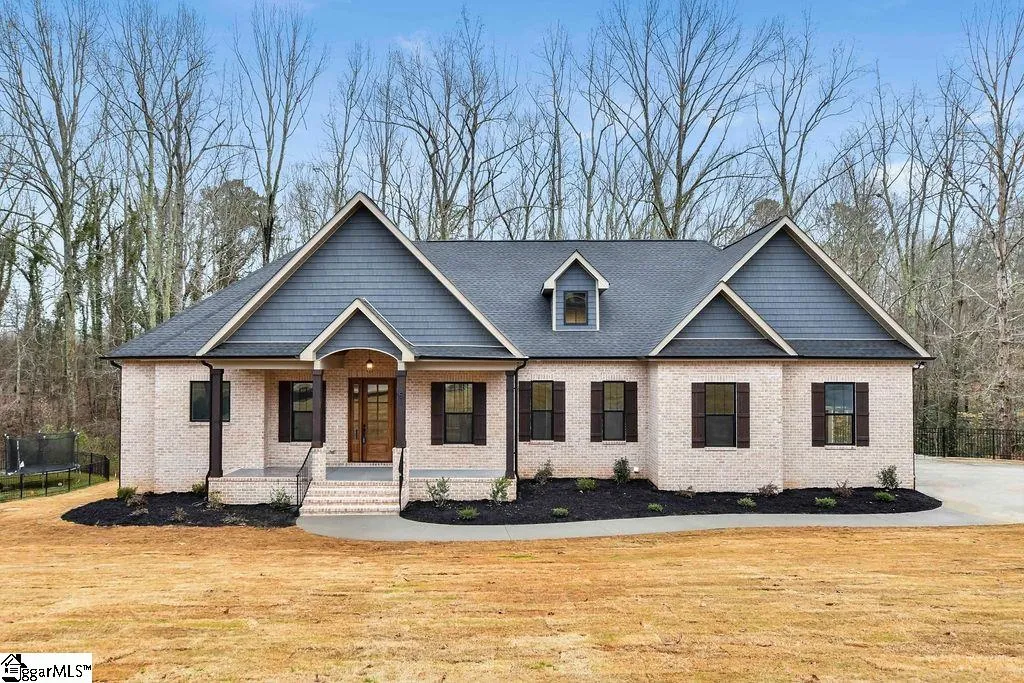 5 Woodland Hills Lane