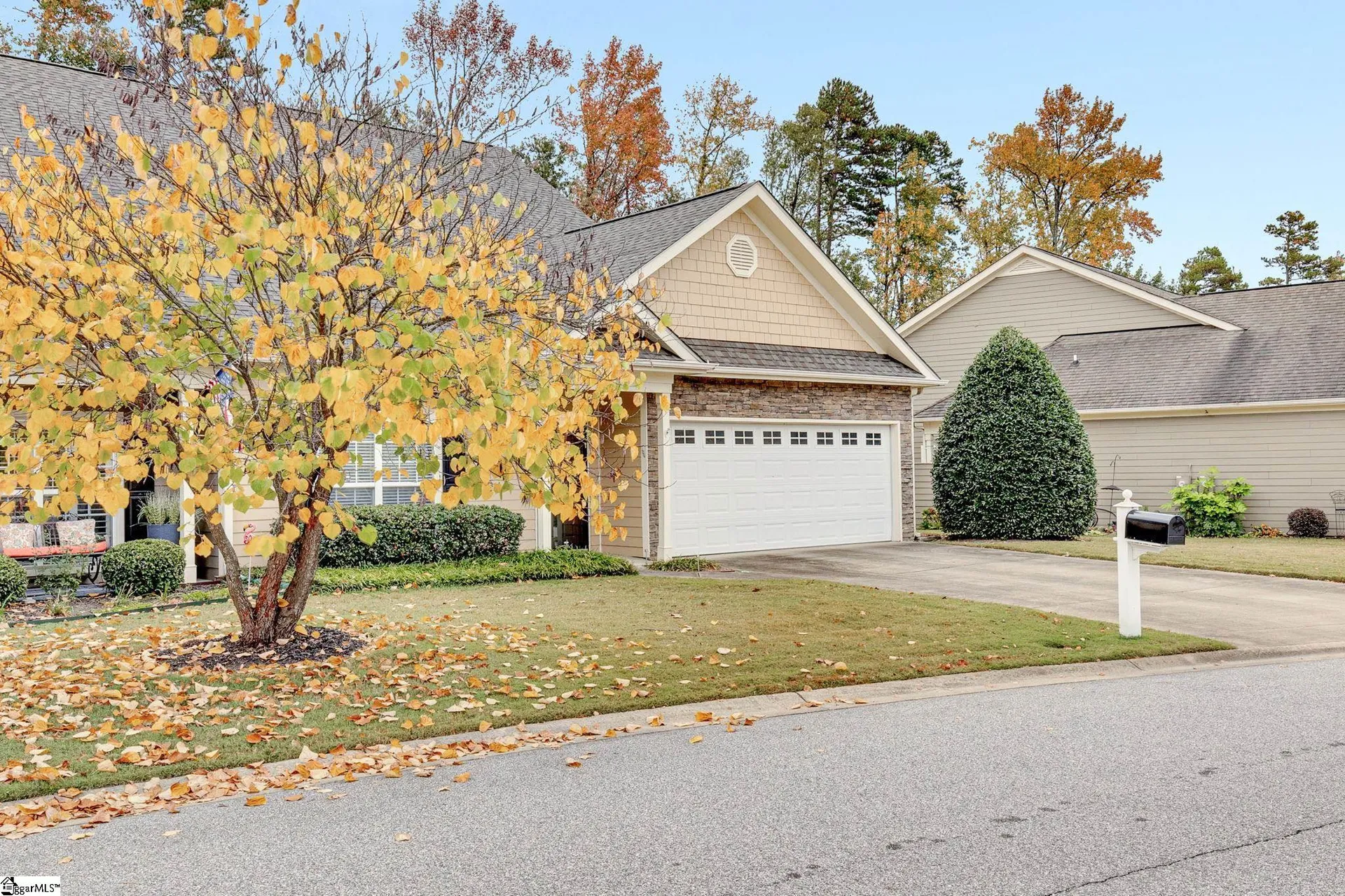 Property image 2 at 233 Louisville Drive, Greenville, SC 29607