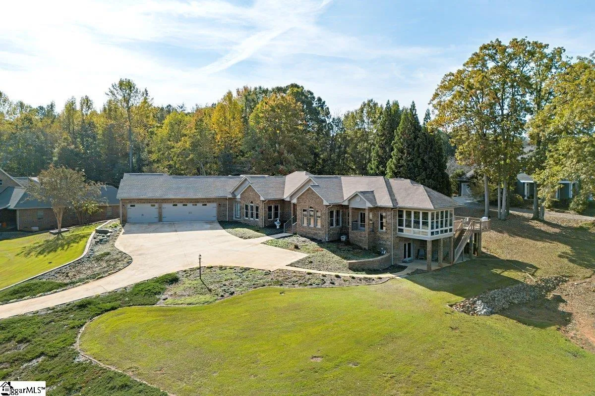 Property image 2 at 203 Eagles Landing Lane, Seneca, SC 29672