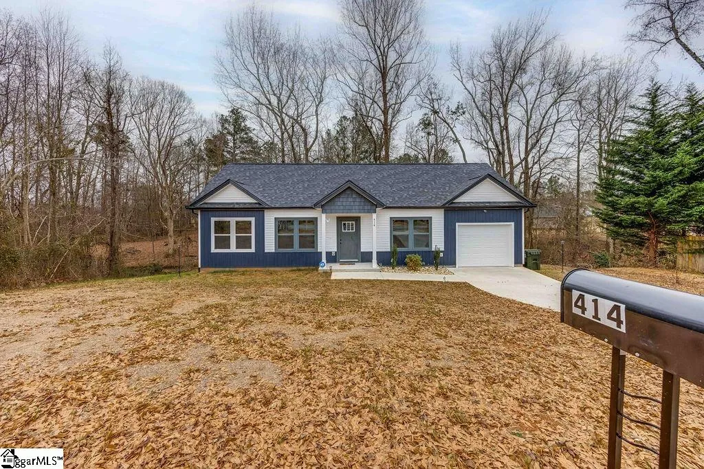 Property image 2 at 414 Sprig Court, Boiling Springs, SC 29316