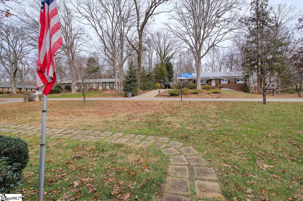 Property image 2 at 1 Winsford Drive, Greenville, SC 29609